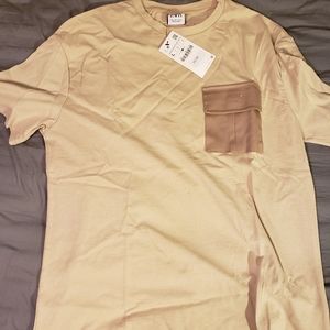 TSHIRT WITH CONTRAST POCKET